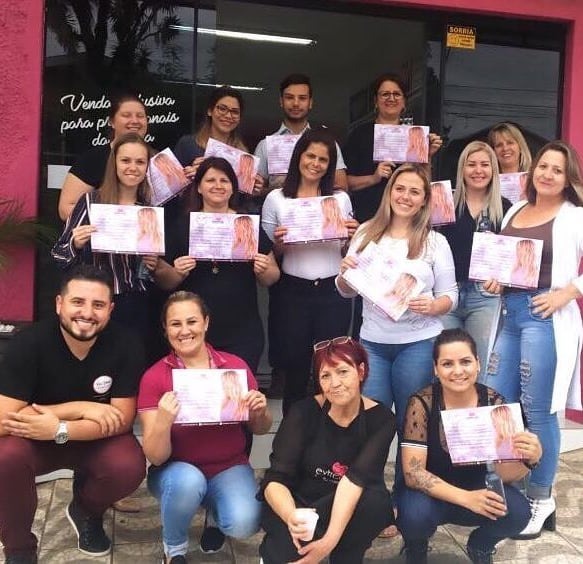 Curso de capacitação Extremelly Cosmetics — profissionais certificados